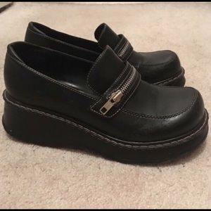 Black chunky Y2K platform shoes